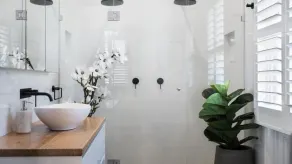 The Lux Luxury 4 bedroom, 2 bathroom, with stunning garden - Image 3