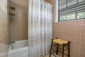 Main House + GuestHouse LakeFront ; Sleeps 14; Ramp - Image 4