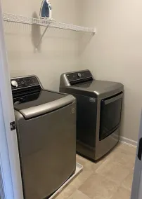 **COZY New Home/Near AIRPORT/Quiet Neighborhood/Free Parking  - Image 2