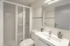 WELCS APARTAMENTO 100 EMP  con vistas al canal - Image 2