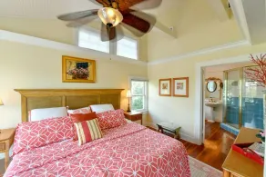 LANGFORD SUITE AT OLD COLORADO INN - Image 2