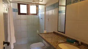 House in Porto, 40m from the beach, with a swimming pool. - Image 4