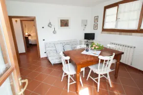 \"LA MEZZANA\" Wohnung mit Terrasse und einen atemberaubenden Blick - Image 4