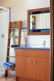 Beautiful quiet location in YAMBA with water views. - Image 4