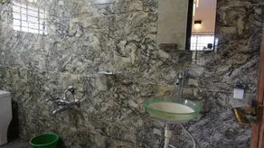 Hill Down Homestay - Image 3