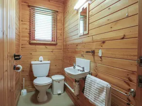 Oak Lodge - Image 3