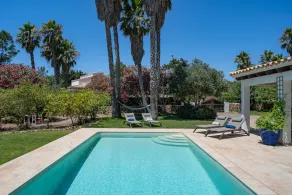 Villa vid havet med pool: charm och komfort - Image 4