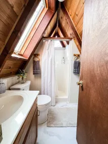 FLAT, Lakefront chalet; Hottub, Playground, Firepit, Wifi, and more! - Image 3