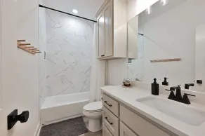 Newly built home minutes from Texas A&M campus - Image 4