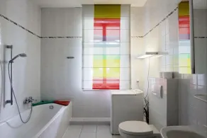 Apartment with ocean view—2 balconies, designer kitchen, hardwood floors, stylish bathroom—75 m² - Image 2