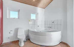 Nice Home In Rønde With 3 Bedrooms And Wifi - Image 3