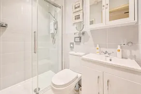 Muntham - Studio Apartment 7 - Image 3