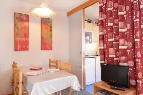 100m du centre station, 3ème étage, vue pistes de ski, balcon, télévision, casier à ski, 28m² - Image 4