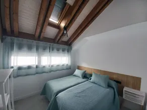 Design house, with all the comforts, large common areas and well located - Image 5