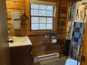 Private creek cabin with hot tub nestled in the foothills of Cheat mountain  - Image 5