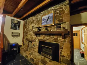Eagle's Nest by Table Rock. Perfect for Hickers, Cyclers, and Swimmers. - Image 4