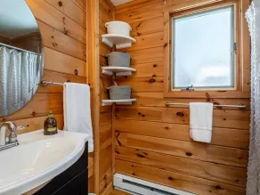 Cozy 2-bedroom Cottage with Access to Bantam Lake - Image 2