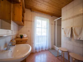 Lovely home with views of the ski slope - Image 3
