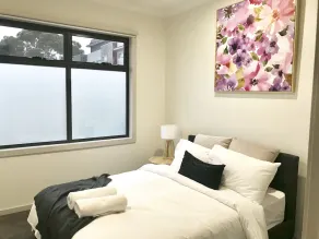 D112 Braybrook Central Stay-Great Getaway - Image 5