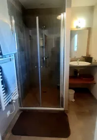 Villa 4 værelser med seneste store have og pool - Image 2