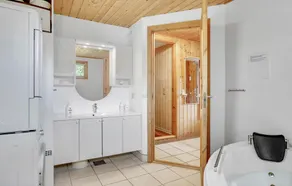 4 bedroom beautiful home in Hemmet - Image 5