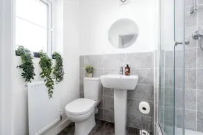 Stylish 3-bed Home with Parking & Enclosed Garden - Image 2