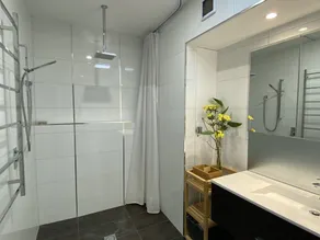 Waterfront 37 Luxury on Lake Mulwala - Image 3