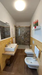Fantastic farmhouse with swimming pool just a step away from Cinque Terre. - Image 4