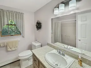 Family Retreat at York Beach-Lovely home just minutes from Long Sands Beach - Image 3