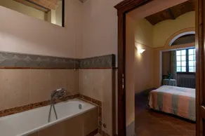 Villa 'La Limonaia' with Shared Pool, Private Terrace & Wi-Fi - Image 5