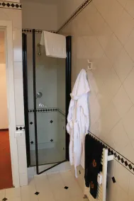 80 kvm, alla renoverade, wifi fiber, centralstation, tunnelbana några minuter - Image 2