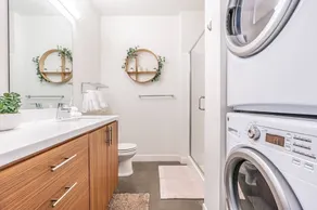 Central District 1 bd apartment - Image 4