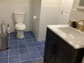 BOSTON-PRIVATE SUITE, WITH PRIVATE BATHROOM- WALK TO TRAIN & BUSES  - Image 4