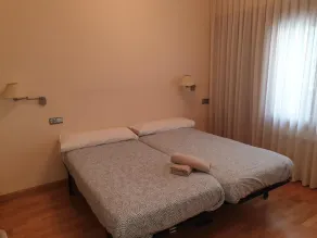 Spacious 3-Bedroom Apartment in Central Jaca with Parking and Modern Amenities - Image 5