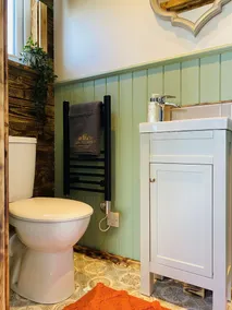 Loki Shepherds hut [ Graig Escapes ] - Image 4