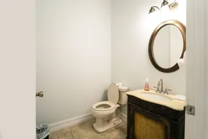 Prodigious 4 Bedroom, 4.5 Bathroom Manor w/ Pool - Image 5