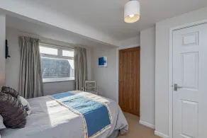 Superb family getaway, sleeps 8, pet friendly, south facing garden near beaches - Image 2