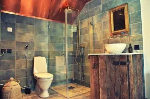 Fishermans cabin - Image 2