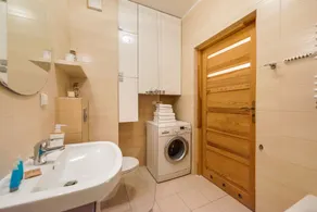 Green District Apartment - Image 5