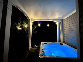 Luxury Suite w/ Pool, Hot Tub & Lake on 40 Acres, Fishing, Swimming, Kayaking - Image 2