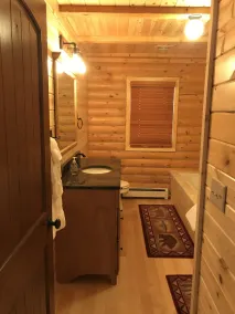 ExecLogHome~Bass Lk~4BR+Lft/3.5BA~Sauna/Game+TheaterRm/Bar/Row Boat/Pier w/Elec - Image 2