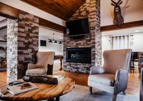 RIVER Retreat for 12 w/POOL, HOT TUB, FIRE PIT & OPTIONAL GUESTHOUSE for 4 - Image 2