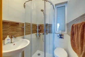 Prime Location Apartment with Side Seaviews - Image 2