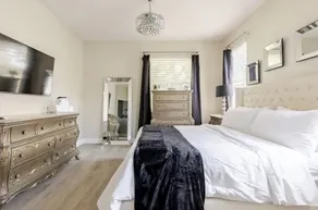Chic & Comfy 3BR Home Near Orlando & Wekiwa Springs - Image 2