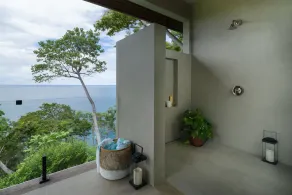 Brand new villa in the prestigious area of Peninsula Papagayo - Image 2