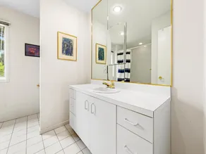6 BEDROOMS ON PRIVATE LANE! - Image 5