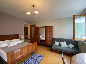5 minutes from Annecy? Apartment on 2nd floor of a house with large garden - Image 3