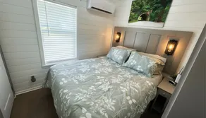 Sweet Creek Retreat-Luxury Tiny Cabin-View-WIFi-Hot tub-Firepit Area-Smart TVs - Image 5