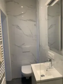 Appartement séparé avec parking dans villa - Image 2