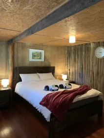 The Lodge - A Rustic Weekender in the Heart of Historic Wollombi - Image 5